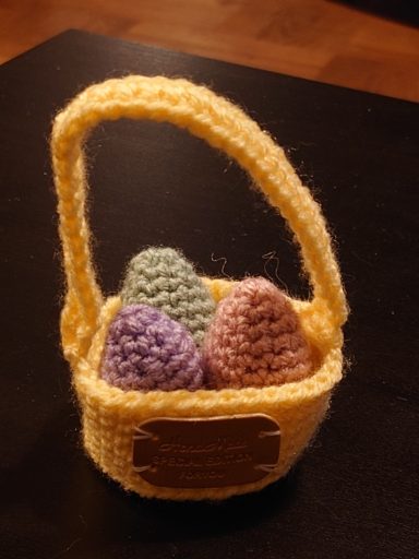 https://ribblr.com/pattern/easter-eggs-crochet?